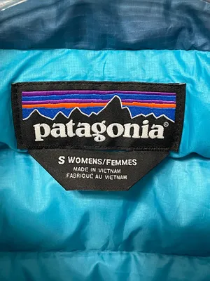 Patagonia Women’s Teal Down Vest Small thumbnail 3
