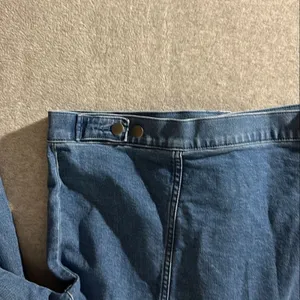 Abbott Elementary‎ Teachers Edition Volume 1 Denim Jacket Medium Wash XL NEW thumbnail 10