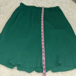 Banana republic‎ women’s XS pleated green skirt thumbnail 5