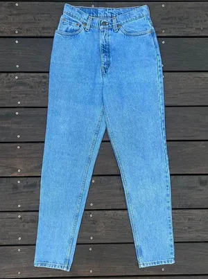 Blue Vintage Levi's Blue Light Wash Mom Jeans Denim High Waisted Pants thumbnail 4