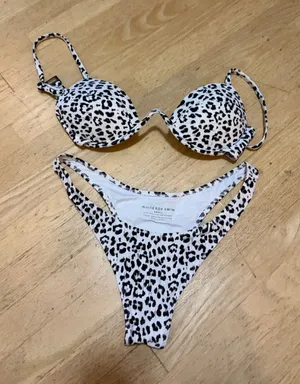 White fox cheetah print bikini read Black Size XS thumbnail 1