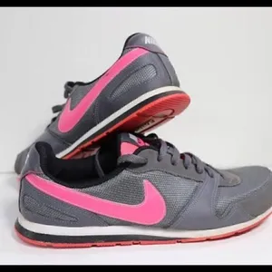 NIKE women’s athletic shoes sneakers size 10 eur 42 gray pink thumbnail 1