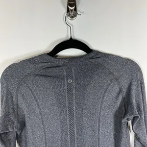 Lululemon Swiftly Tech Long Sleeve‎ Crew Sz 8 Gray Thumbholes Workout Yoga thumbnail 6