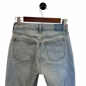 Abercrombie & Fitch Baggy Low Rise Curve Love Crossover Waist Light Wash Jeans thumbnail 5