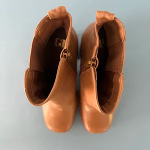 Gianni Bini Ah-Mazed Caramel Brown Leather Block Heel Platform Chelsea Boots thumbnail 7