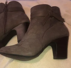Solanz Size 6M Carlita Booties Boot Heels thumbnail 2