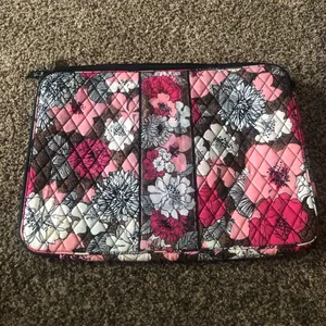 Vera Bradley Laptop Sleeve Pink Flower Quilted Zippered Computer Bag 17” thumbnail 1