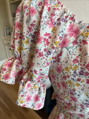 Floral Square-Neck Puff Sleeve Dress - White/Pink Ruffle Hem thumbnail 6