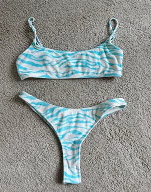 Triangl Bikini thumbnail 1