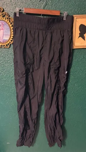 Fabletics Womens High Rise Black Joggers Sz Large thumbnail 1