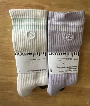 Lululemon Daily Essential Crew Socks – Lavender & White (XL) thumbnail 1