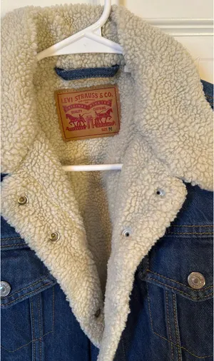 Levi’s Sherpa Denim Jacket thumbnail 2