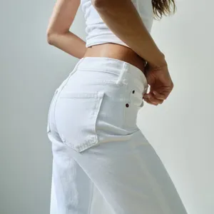 Abercrombie & Fitch Mid Rise 90s Straight Jean thumbnail 5