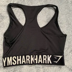 Gymshark sports bra black thumbnail 6