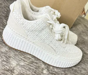 Universal Threads White Platform Tennis Memory Foam & Platform Heel Womens 9.5 thumbnail 1