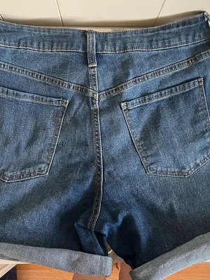 Old Navy Blue Denim Cuffed Jean Women’s Shorts thumbnail 8