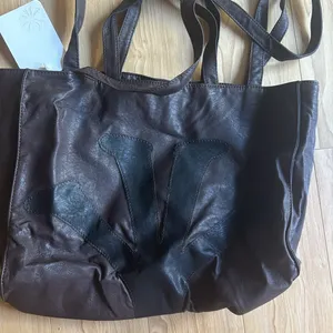 Signature Element Vegan Leather Tote thumbnail 2