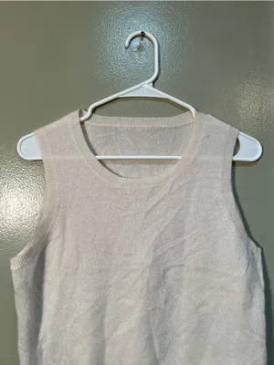 Women's Sleeveless Sweater Scoop Neck Cream White Banded Hem Semi-Sheer Very Sof thumbnail 2