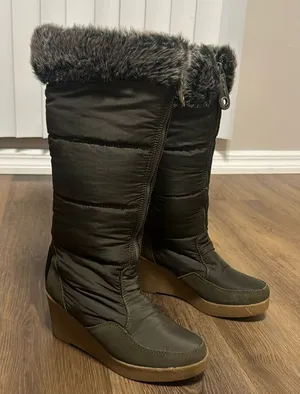 JUICY COUTURE Faux Fur Lined Knee High Platform Wedge boots Full Zip Green SZ 8‎ thumbnail 1