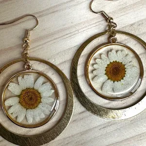 Real Pressed Daisy Resin Earrings in Gold Tone Circles thumbnail 4