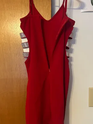 Almost famous Red cut-out dress with silver accents thumbnail 3