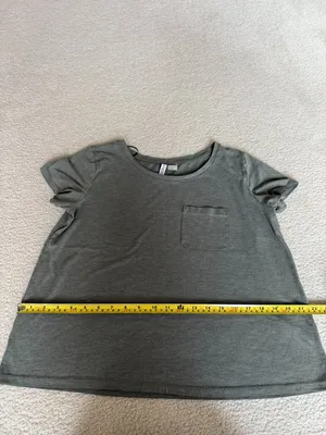 Vintage H&M Divided Basic Green Cropped Boxy Pocket Tshirt in M thumbnail 4