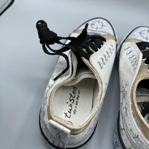 New without tags Twisted step into and out of tennis shoe size 6 thumbnail 7