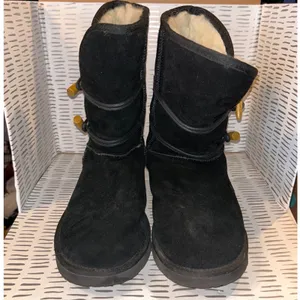 Ukala by EMU Australia Taj Low Black Suede Merino Wool Toggle Boots Womens 9 thumbnail 2