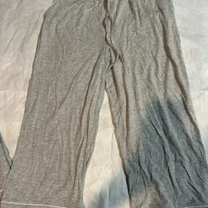 LOFT Gray Short Sleeve Pajama Top thumbnail 11