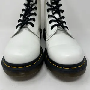 Dr. Martens 1460 White Smooth Leather Boots 8-Eye Lace Up Women's US 8 11821 thumbnail 5