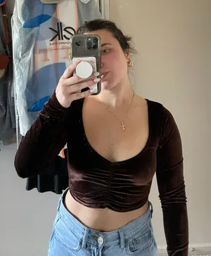 Velvet Croptop thumbnail 2