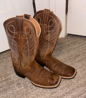 Ariat Round Up Wide Square Toe Western Boot thumbnail 1