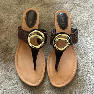 Womens St. Johns Bay Brown with Gold Accent Sandels like New thumbnail 1