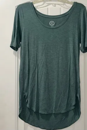 Maurice’s 24/7 Green Short Sleeve Tee Women’s Small thumbnail 1
