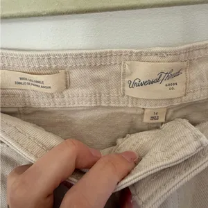 Universal Threads Women's Cream Wide Leg Jeans size 14 thumbnail 4
