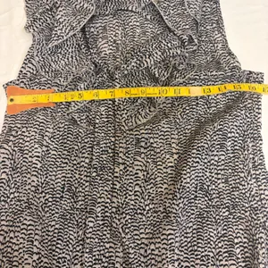 LOFT Black and White Patterned Blouse thumbnail 8