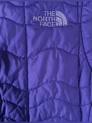 The North Face Thermoball Puffer Vest Women’s Quilted Full Zip Sz S Outdoors Ski thumbnail 3
