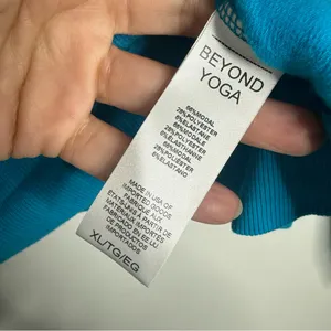 NWT‎ Beyond Yoga All Time Cropped Pullover Long Sleeves Blue Athleisure Gym Yoga thumbnail 6