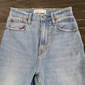 Abercrombie & Fitch The Ankle Straight Ultra High Rise Jeans Denim Women’s 00 thumbnail 3