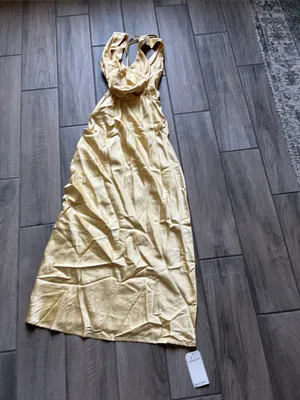 Abercrombie & Fitch Pale Yellow Satin Halter Maxi Dress thumbnail 4