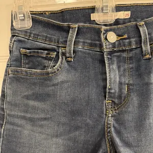 Levi's Cutoff Shorts Sz 25 710 Super Skinny Blue Medium Wash Tight‎ Hottie Sexy thumbnail 12