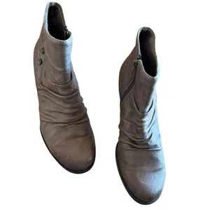 Baretraps Women's Size 8 Riviera Ankle Booties Brown Gray Scrunched Buttons thumbnail 4