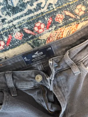 Hollister Black Ultra High-Rise Baggy Jeans thumbnail 2