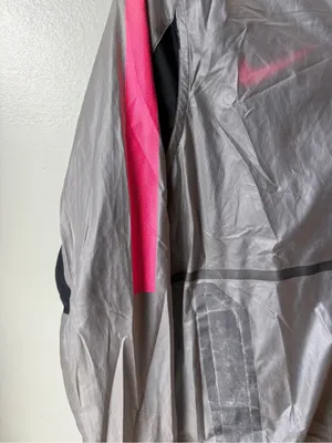 Nike Women’s Gray Pink Lightweight Running Windbreaker Jacket thumbnail 4
