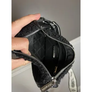 Steve Madden Crossbody Shoulder Bag Womens Black Sherpa Faux Leather Zip Logo thumbnail 8