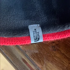 The North Face Red Beanie Unisex Women’s Girls Boys thumbnail 3