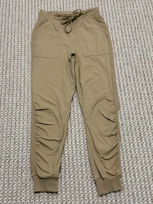 Lululemon Beyond the Studio 7/8 Joggers size 6 tan thumbnail 11