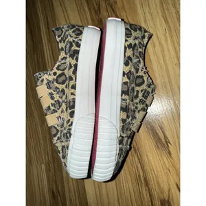 Blowfish NEW‎ Sneakers Girls Size 9c 9 Leopard Print Slip On Malibu Kids Shoes thumbnail 2