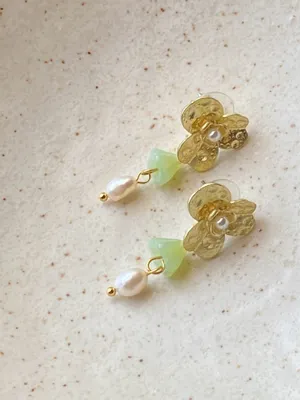 Handmade quality flower Czech glass beads & natural pearl cute fairy cottage style dangle earrings💚💐 thumbnail 7