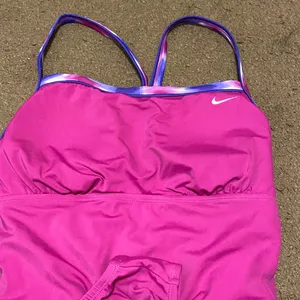 Womens Nike Pink Purple Essentials One-Piece Swimsuit NESS510-675 Size 14‎ thumbnail 3
